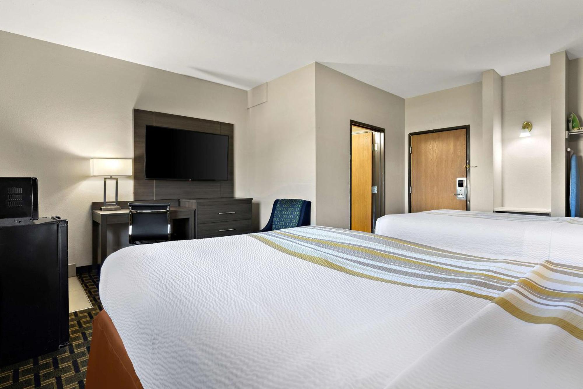 Surestay Plus Hotel By Best Western Tulsa East Exteriör bild