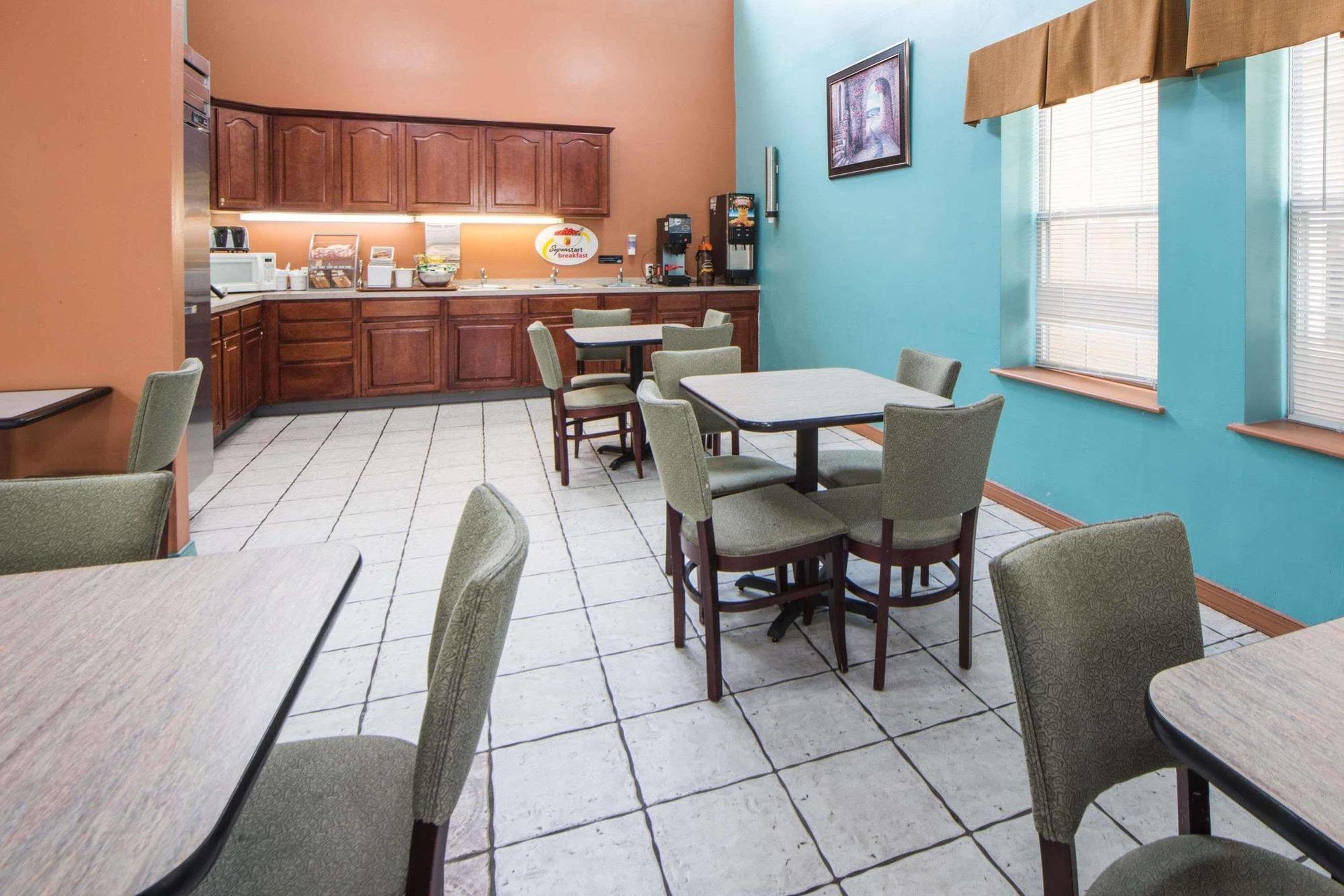 Surestay Plus Hotel By Best Western Tulsa East Exteriör bild