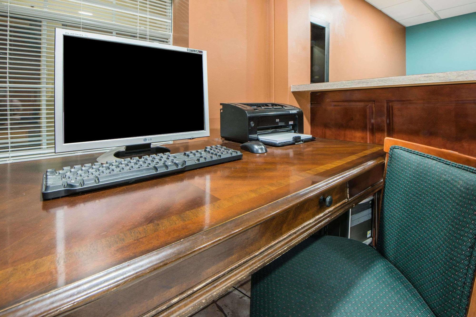 Surestay Plus Hotel By Best Western Tulsa East Exteriör bild